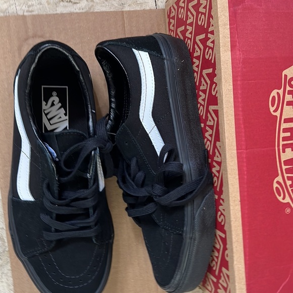 Vans Shoes - NIB SK8-LOW Men Contrast Black/White (38)